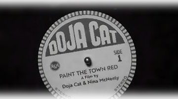 doja-cat-paint-the-town-red-perevod-teksta-na-russkij
